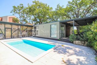 Parenzo, dintorni – fantastica piccola casa a piano terra con piscina