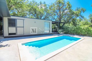 Parenzo, dintorni – fantastica piccola casa a piano terra con piscina