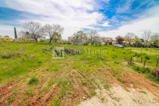 Parenzo, dintorni – terreno con vista mare nei dintorni di Parenzo