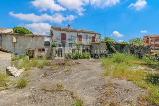 Parenzo, dintorni - casa in pietra da ristrutturare