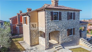 Poreč, Casa in pietra con vista panoramica sul mare