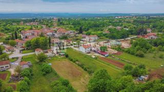 Canfanaro - terra soleggiata in un piccolo villaggio