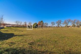 Dignano, dintorni - ampio terreno in posizione tranquilla