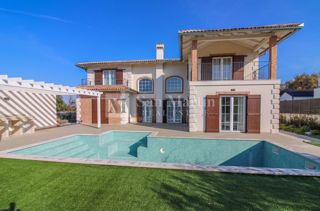 Poreč, dintorni – Ampia villa rustica con piscina