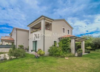 PARENZO, Casa moderna vicino alla città