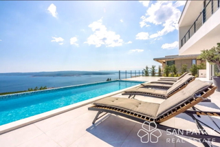 La tua nuova casa sul Kvarner – villa con piscina e vista spettacolare