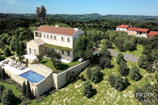 Villa di lusso in pietra (270 m2) nel cuore dell'Istria, vista mare e piscina