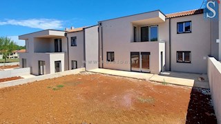 Poreč-Parenzo - dintorni, nuovo appartamento di 68 m2, 3 camere da letto, 2 posti auto