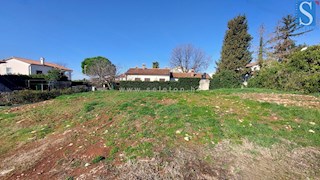 Terreno edificabile di 578 m2 a Poreč-Parenzo