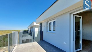 Appartamento a Parenzo di 82 m2 con vista mare