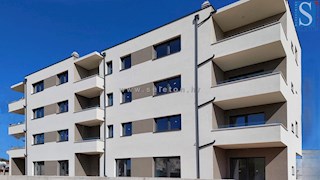 Poreč-Parenzo - nuovo appartamento di 66 m2, 2° piano, vista mare, ASCENSORE, 2 posti auto