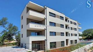 Poreč-Parenzo - nuovo appartamento di 66 m2, 2° piano, vista mare, ASCENSORE, 2 posti auto