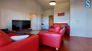 Poreč-Parenzo, appartamento di 127 m2 in vendita con vista mare, a 500 m dal mare