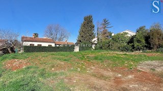 Terreno edificabile di 578 m2 a Poreč-Parenzo