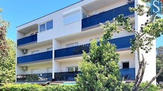 Appartamento a Poreč-Parenzo di 68 m2, vicino al centro e alla spiaggia