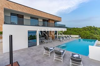 Casa Jadranovo, Crikvenica, 379,42m2