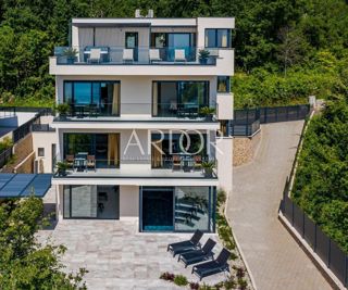 Villa Lovran, 307m2