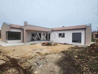 Casa Sveti Bartul, Raša, 137m2