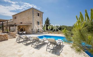 Villa Dobrinj, 367m2