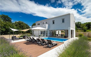 ISTRIA - KRSAN, BELLISSIMA VILLA CON PISCINA E SAUNA, in vendita