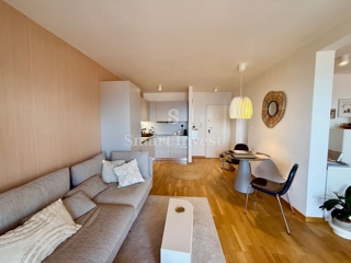 LOVRAN, appartamento con balcone e vista mare