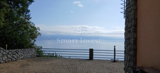 LOVRAN, casa indipendente con vista panoramica sul mare