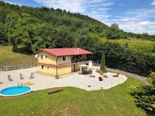 GORSKI KOTAR - VRBOVSKO, casa con piscina e terreno di 6200 m2