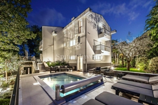 ABBAZIA - OPRIĆ, villa di lusso con piscina vicino al mare