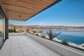 ABBAZIA, nuovo appartamento di lusso con piscina e vista mare impareggiabile