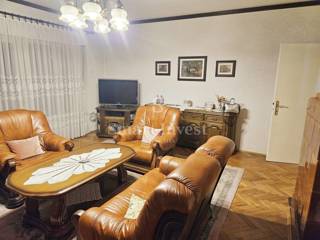 FIUME - KRNJEVO, appartamento di 98 m2 da ristrutturare, vicino a tutti i servizi