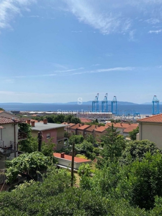 FIUME - PODMURVICE, appartamento con vista mare vicino a tutti i servizi