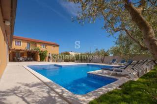 ISTRIA - MEDOLINO, Villa per 20 persone con piscina, vicino al mare