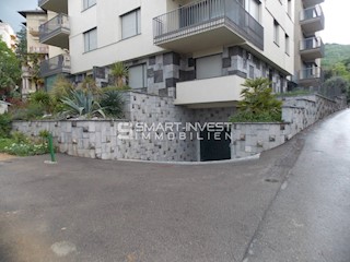 OPATIJA - CENTER, EXCLUSIVE 2-BEDROOMS APARTMENT WITH GARAGE AND SEA VIEW