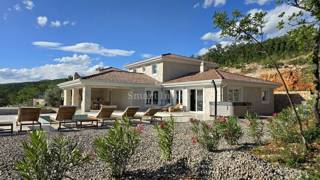 JADRANOVO, villa in pietra con piscina e vista mare