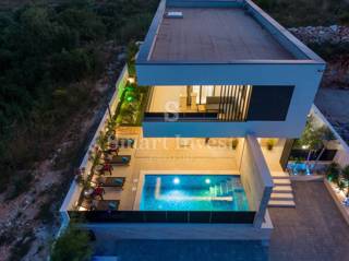 ISTRIA - MEDULIN, villa moderna con piscina vicino al mare!