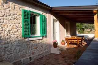 ISTRIA - BARBAN, casa in pietra ristrutturata a 5 km dal mare