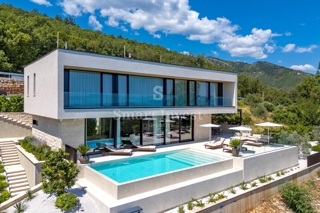 MOŠĆENIČKA DRAGA, villa di lusso con piscina e vista panoramica sul mare