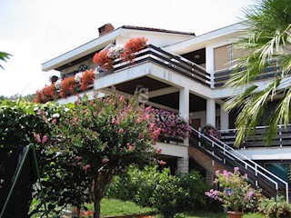 ABBAZIA - CENTRO, Casa indipendente con piscina, garage e vista mare, in vendita