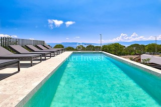 RIJEKA - KOSTRENA, Villa di lusso con piscina a 150 m dal mare e dalle spiagge!