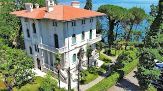 ABBAZIA, villa austro-ungarica ristrutturata fronte mare