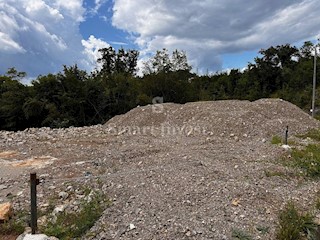 MATULJI, terreno edificabile per scopi commerciali