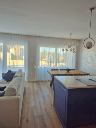 LAURANA, lussuoso appartamento trilocale con piscina vicino al mare