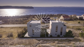 Villa sul mare a Ražanac con vista sul mare