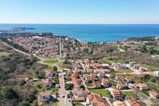 Parenzo, casa indipendente a 700 m dal mare