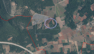 Zona di Castelliere, ampio terreno agricolo