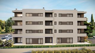 Torre, spazioso appartamento al piano terra con giardino