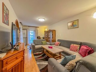 Umago, appartamento al piano rialzato in centro