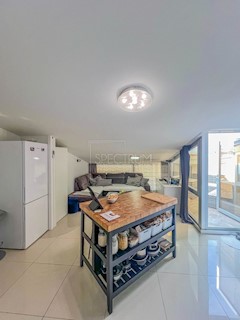 Cittanova, appartamento in un edificio con ascensore