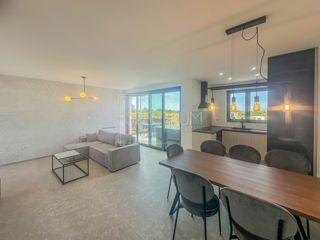 Zona Parenzo, appartamento moderno con vista mare