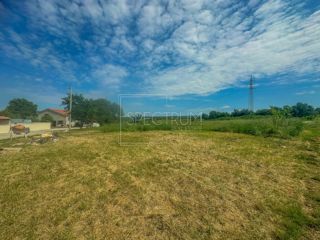 Zona Parenzo, terreno adatto per costruire una casa